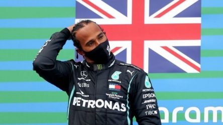 Formula 1: “Τρέχει” κανονικά στο Αμπού Ντάμπι ο Χάμιλτον