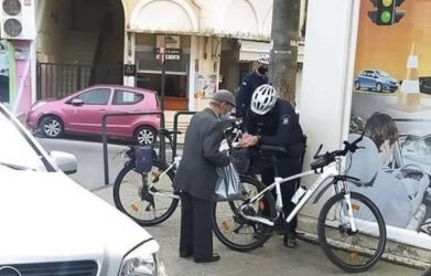 Σάλος για το πρόστιμο σε ηλικιωμένο που δε φορούσε σωστά τη μάσκα