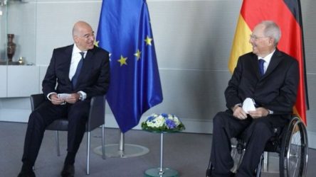 Βερολίνο: Με τον Σόιμπλε συναντήθηκε ο Δένδιας