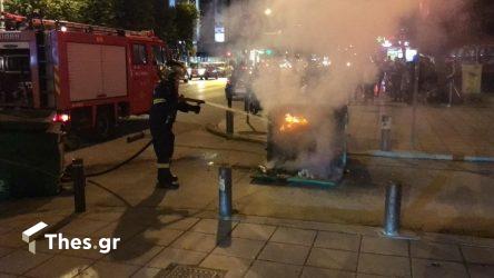 ΤΩΡΑ: Ενταση και φωτιές στην Καμάρα – Προσαγωγή ενός ατόμου (ΒΙΝΤΕΟ & ΦΩΤΟ)