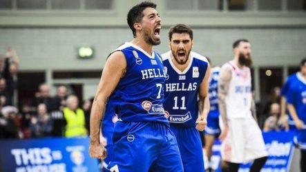 Με σούπερ Αθηναίου η “γαλανόλευκη” με το… ενάμιση πόδι στο Ευρωμπάσκετ