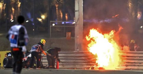 Formula 1: Στις φλόγες τυλίχτηκε το μονοθέσιο του Γκροζιάν – Κόπηκε στα δύο