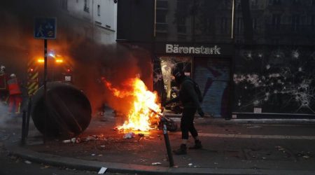 Γαλλία: Επεισόδια μεταξύ αστυνομικών και διαδηλωτών στο Παρίσι