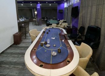 Θεσσαλονίκη: 18 άτομα έπαιζαν παράνομα χαρτιά σε κατάστημα παρά το lockdown!