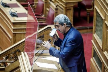 Αίρεται η ασυλία του Πολάκη για εξύβριση και συκοφαντική δυσφήμιση του Στουρνάρα