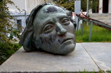 Πολυτεχνείο: Κατάθεση στεφάνων από την Πρόεδρο της Δημοκρατίας, τον πρωθυπουργό και τα πολιτικά κόμματα