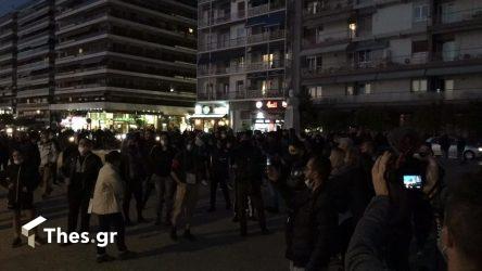 Συγκέντρωση – Θεσσαλονίκη: Επίθεση σε συνεργείο εκπομπής του Νίκου Ευαγγελάτου (ΒΙΝΤΕΟ)