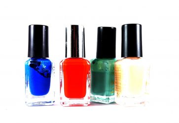 Τα 5 must do χρώματα βερνικιών για τα νύχια σου αυτή την περίοδο