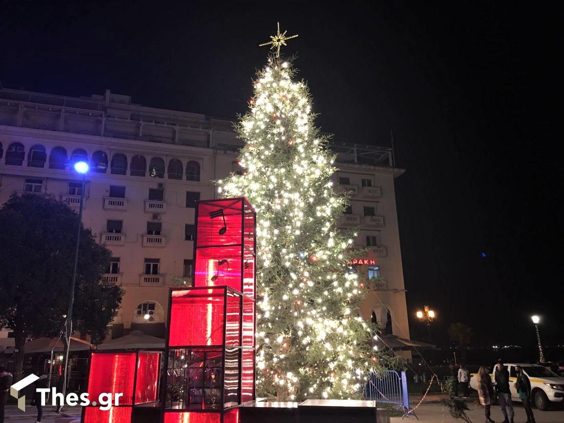 χριστουγεννιάτικη Θεσσαλονίκη νύχτα