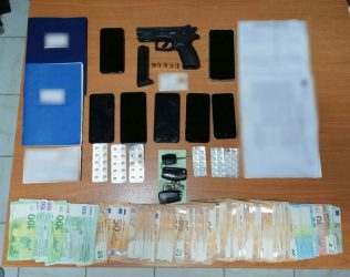 Συλλήψεις μελών οργάνωσης με… έφεση στην κάνναβη