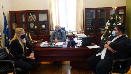 Το ΕΕΘ στηρίζει τη μάχη με την πανδημία: Δωρεά μηχανημάτων κόστους 100.000 ευρώ στο ΑΧΕΠΑ