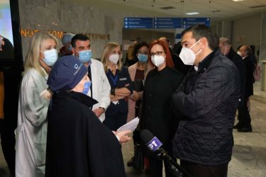 Τσίπρας από Κατερίνη: “Μεγάλο λάθος ο εφησυχασμός με τον εμβολιασμό”