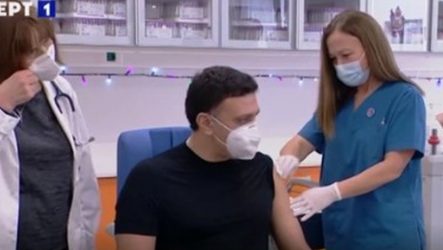 Κικίλιας: “Το εμβόλιο είναι ασφαλές, είναι για όλους και θα μας βοηθήσει”