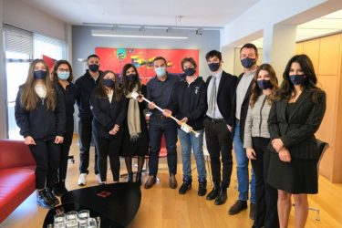 Ο Αλέξης Τσίπρας συναντήθηκε με τους μαθητές που κέρδισαν χρυσό μετάλλιο στη Διεθνή Ολυμπιάδα Ρομποτικής