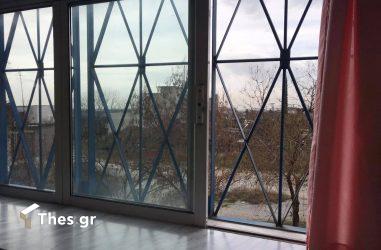 Δήμαρχος έσπασε το λουκέτο σε υπό κατάληψη σχολείο και άνοιξε την πόρτα