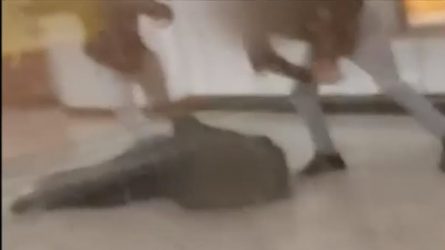 Ο άγριος ξυλοδαρμός σε εργαζόμενο στο μετρό – Βίντεο ντοκουμέντο