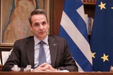 Με τον Πρίγκιπα Κάρολο μίλησε ο Κυριάκος Μητσοτάκης – Θετικός να έρθει στην Ελλάδα την 25η Μαρτίου
