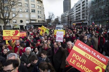 Ισπανία: Στο δρόμο διαδηλωτές κατά των περιοριστικών μέτρων