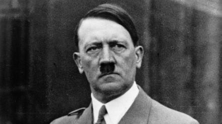 Χίτλερ: Εκανε θεραπείες για προβλήματα στη φωνή του – Οι επιστολές γιατρού του