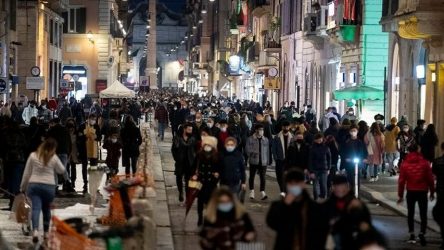 Ιταλία: Ανησυχία για την κοσμοσυρροή σε μεγάλες πόλεις