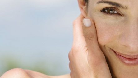 Το νέο beauty trend για το 2021 έχει όνομα και το λένε Skinimalism!