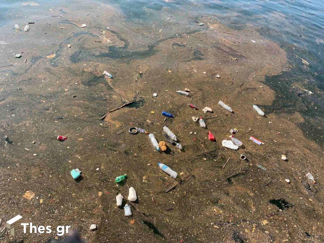 Σκουπίδια στο Θερμαϊκό Θεσσαλονίκη Θερμαϊκός