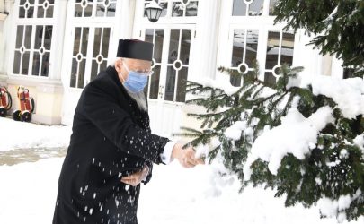 Στα λευκά “ντύθηκε” το Οικουμενικό Πατριαρχείο (ΦΩΤΟ)