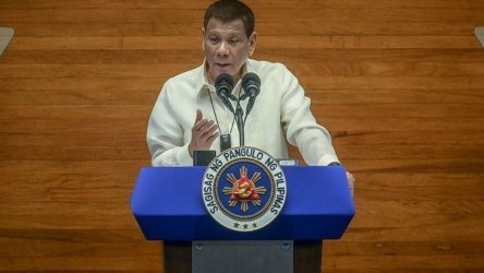 Φιλιππίνες: Ο Πρόεδρος κατηγορεί την ΕΕ ότι θέτει υπό «ομηρία» εταιρείες που παράγουν τα εμβόλια