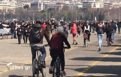 Θεσσαλονίκη: Επέλεξαν παραλία για την κυριακάτικη βόλτα (ΦΩΤΟ)