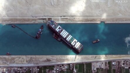 Σουέζ: Eλληνας καπετάνιος μιλά για τα όσα έζησε