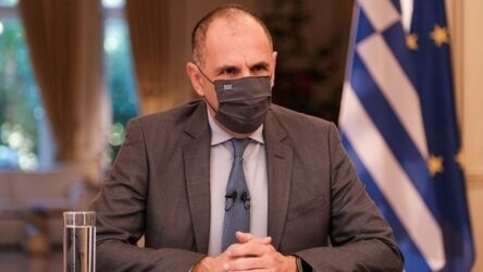 Γεραπετρίτης: “Ο μόνος τρόπος να απαλλαγούμε από την πανδημία είναι το εμβόλιο”