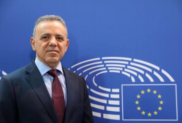Κύπριος Ευρωβουλευτής ξεκίνησε ηλεκτρονική συλλογή υπογραφών για την απαγόρευση των “Γκρίζων Λύκων” στην Ευρώπη