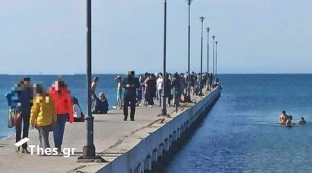 Βουτιές και βόλτες στην Περαία με σύμμαχο τον καλό καιρό (ΦΩΤΟ)