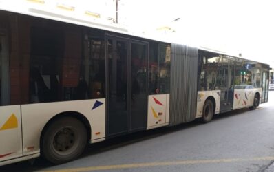 Αναστάτωση σε λεωφορείο στη Θεσσαλονίκη – Εξω φρενών επιβάτιδα για τις μάσκες