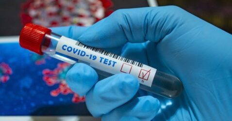 CDC: Τεστ και για τους πλήρως εμβολιασμένους μετά την έκθεση τους σε κρούσμα κορονοϊού