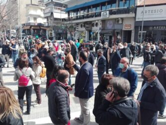 «Θέλουμε να ανοίξουμε» – Εντονες κινητοποιήσεις από τους εμπόρους στην Κοζάνη (ΒΙΝΤΕΟ & ΦΩΤΟ)