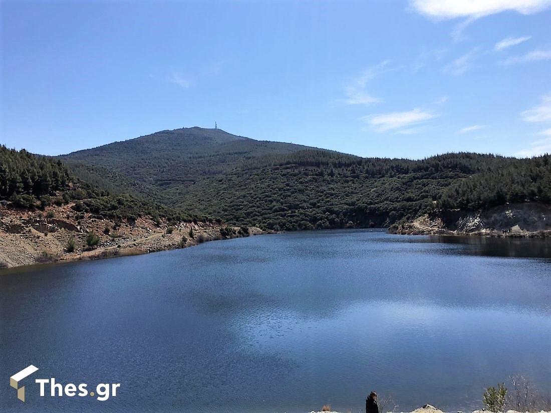 απόδραση στη λίμνη Τριαδίου