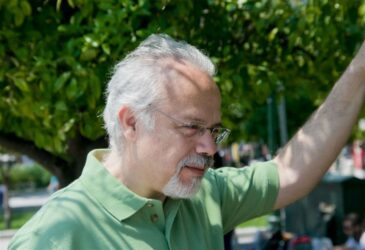 Ο Μιχάλης Τρεμόπουλος νίκησε τον κορονοϊό μετά από δυόμιση μήνες και βγήκε από τη ΜΕΘ (ΒΙΝΤΕΟ)