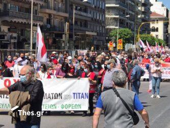Θεσσαλονίκη: Στους δρόμους τα μέλη του ΠΑΜΕ για την Εργατική Πρωτομαγιά