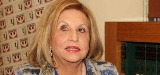 Θρήνος για την Φανη Πάλλη Πετραλιά: Πέθανε ο σύζυγός της