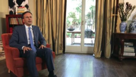 Σάλος με τη δήλωση Πατέλη: «Οποιος κάνει διδακτορικό πιθανώς δεν έχει όρεξη για δουλειά»