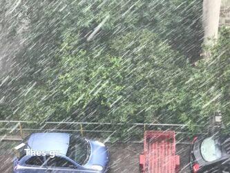 Επεσε χαλάζι στην Κοζάνη – Τρύπησαν και οι τέντες (ΒΙΝΤΕΟ & ΦΩΤΟ)