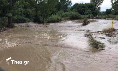 Κακοκαιρία “Μπάλλος”: Απεγκλωβισμοί και προβλήματα σε δρόμους γύρω από την Θεσσαλονίκη