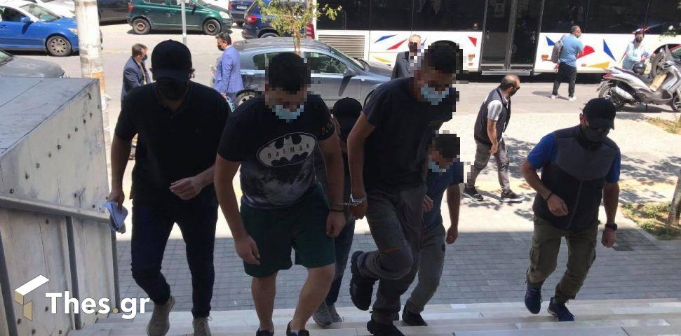 Θεσσαλονίκη ουρά για μπακαλιαράκια στη Θεσσαλονίκη