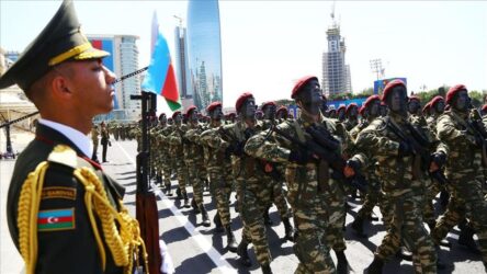 Το Αζερμπαϊτζάν γιορτάζει την 103η επέτειο της Ημέρας Ιδρυσης των Ενόπλων Δυνάμεων