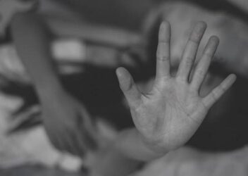 Πώς προστατεύονται τα παιδιά από τη σεξουαλική κακοποίηση στην Ελλάδα – Τι είναι ο «Κανόνας των Εσωρούχων»