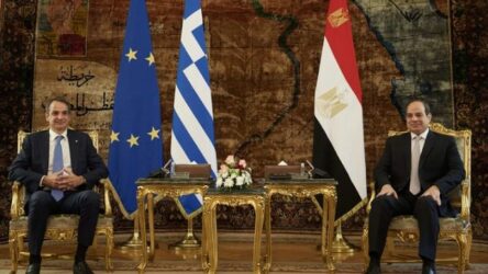 Μητσοτάκης από Αίγυπτο: “Κοινοί μας στόχοι να μην υπάρξουν νέες περιπέτειες στη γειτονιά μας”
