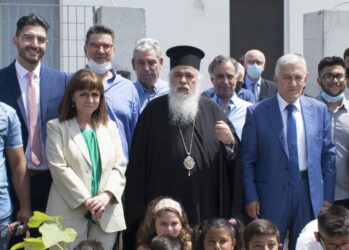 Tη δομή φιλοξενίας “Φάρος του Κόσμου” επισκέφτηκε η Κατερίνα Σακελλαροπούλου