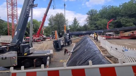 Γερμανία: Δύο εργάτες “ξεγέλασαν” το θάνατο – Βίντεο που “κόβει” την ανάσα