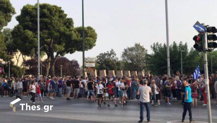 Θεσσαλονίκη: Συγκέντρωση κατά των εμβολίων στον Λευκό Πύργο